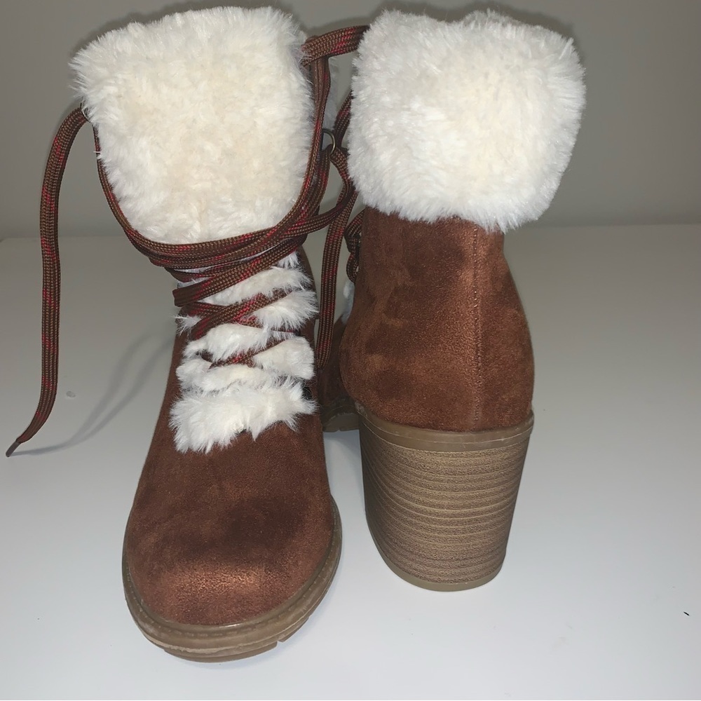 ☀️A New Day- Faux Fur And Faux Suede Lace-Up Booties Size 10 - Picture 8 of 12